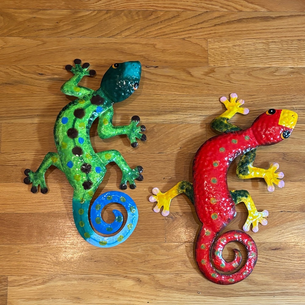 Vibrant Gecko Wall Art Set - Red and Green